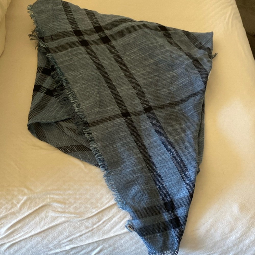 Blue Blanket scarf with natural ends. Altered State. Pre-owned.